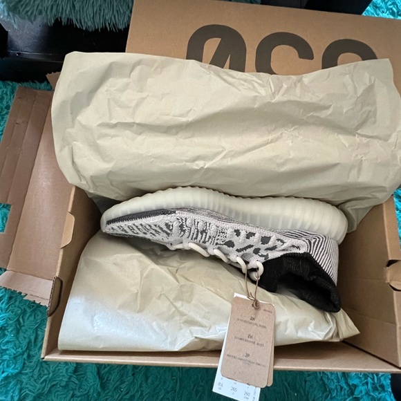 BRAND NEW WHITE YEEZYS - Picture 3 of 5